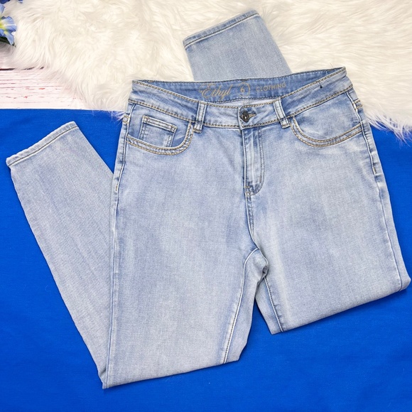 👖|•ETHYL CLOTHING•| Light Wash Skinny Jeans Size 6👖 - Picture 2 of 5